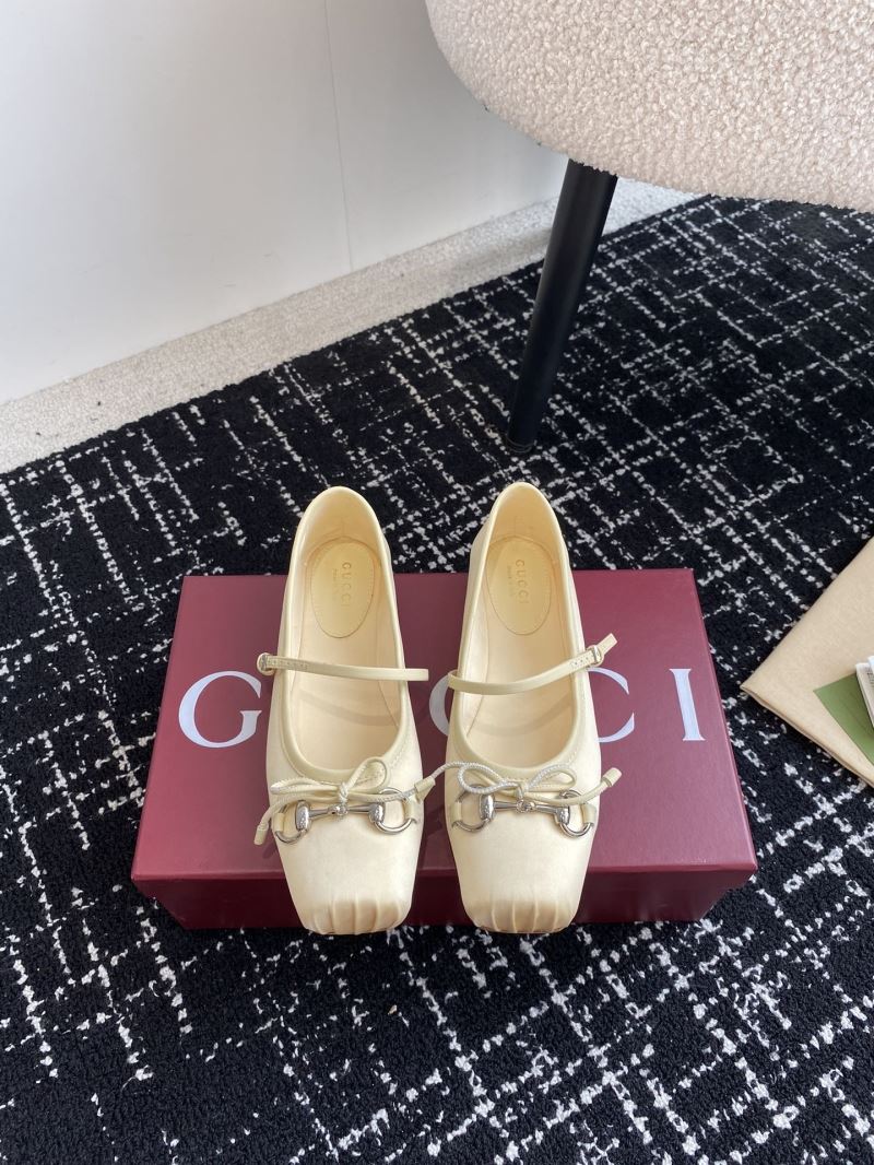 Gucci Flat Shoes